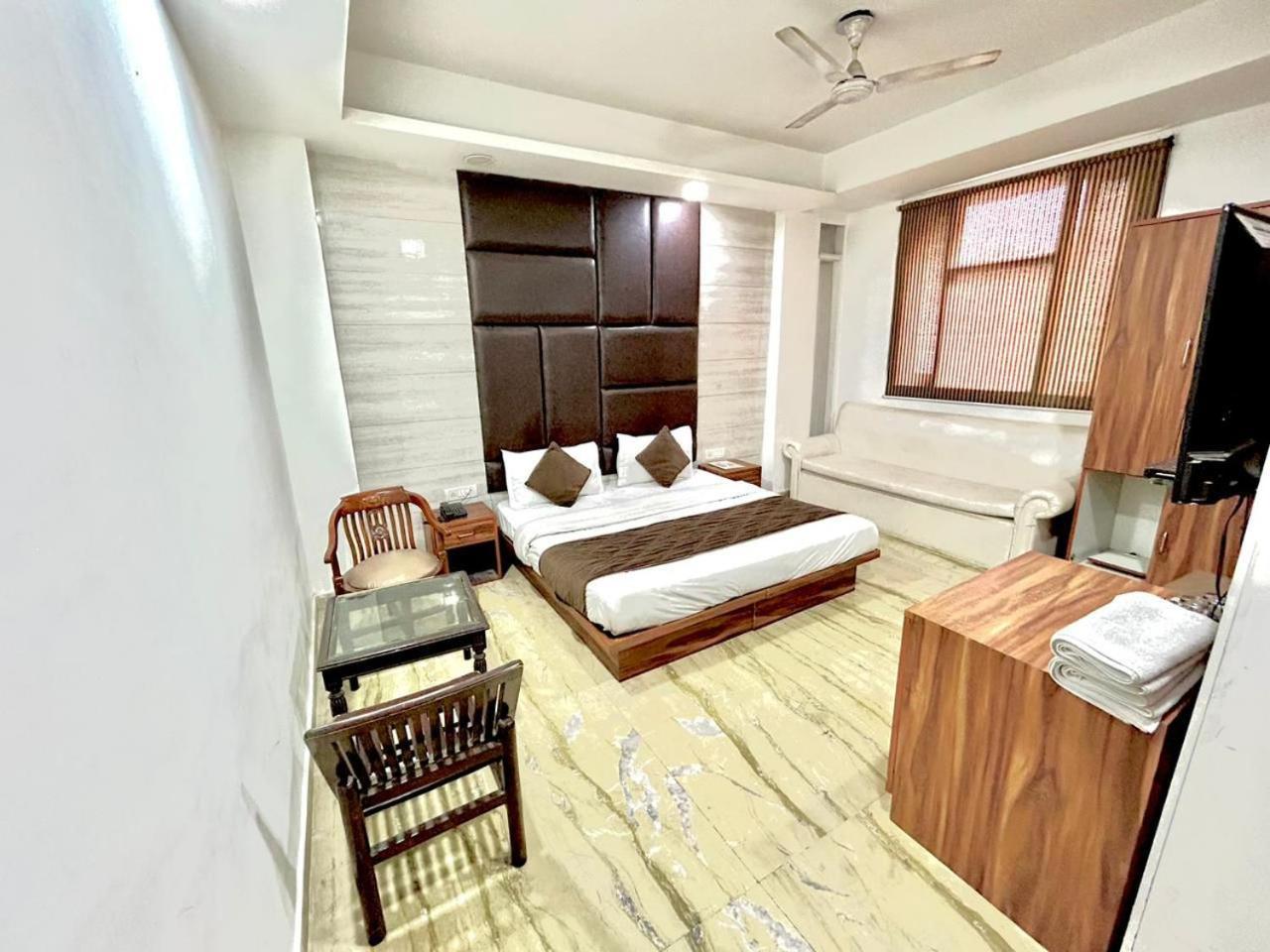 Hotel Spb 87 Near Karol Bagh Metro Station Delhi Exterior foto