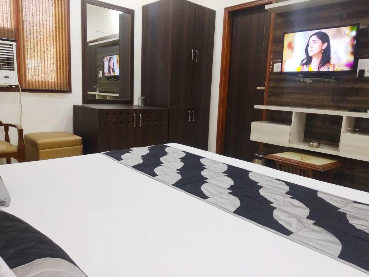 Hotel Spb 87 Near Karol Bagh Metro Station Delhi Exterior foto